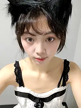 Snapshot of xuannv0000 chatting on November 1, 2025, 10:31 am xuannv0000 online show from November 1, 2025, 10:31 am