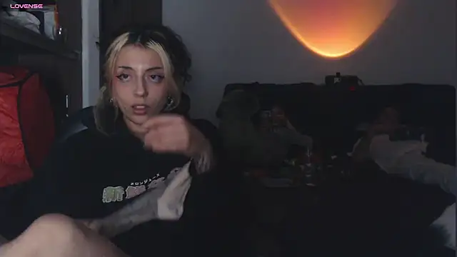 MiaBunnie online show from January 16, 2026, 4:38 am