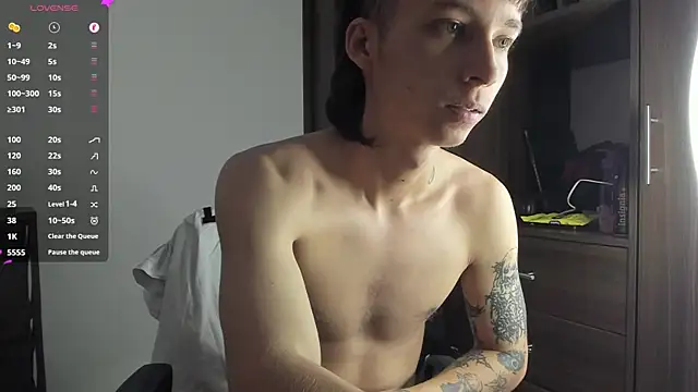 spacehumanz online show from November 15, 2025, 7:29 pm