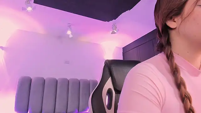 AlliceLover online show from December 15, 2025, 11:38 am