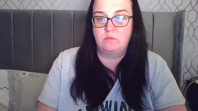 Curvy OliviaXX online show from January 6, 2026, 7:40 pm