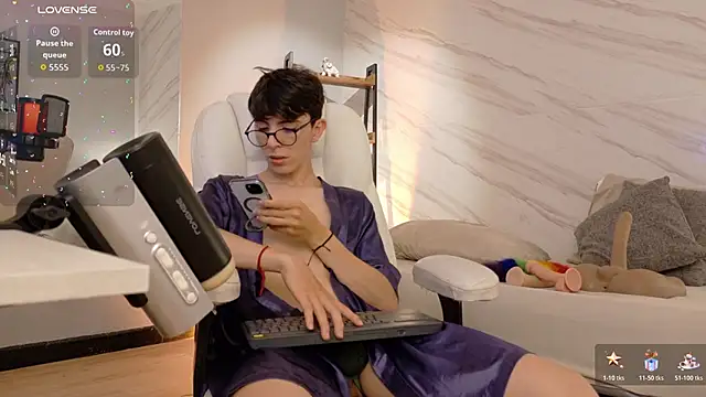 Snapshot of mathias_saenz chatting on February 27, 2026, 7:35 pm mathias saenz online show from February 27, 2026, 7:35 pm