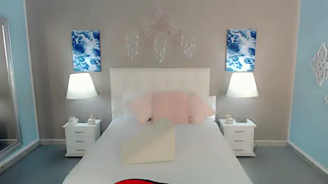 maddissonivanova online show from November 20, 2025, 7:03 pm