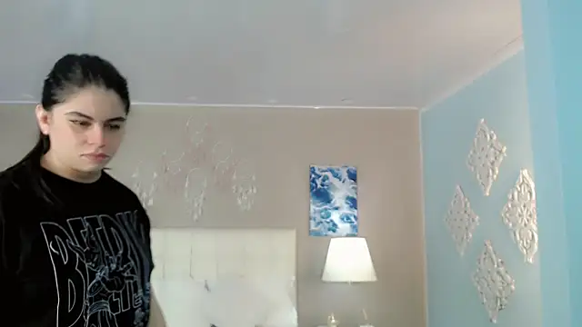 maddissonivanova online show from October 25, 2025, 7:03 pm