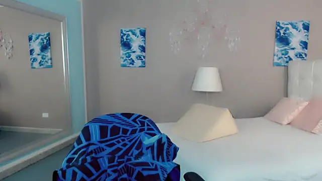 maddissonivanova online show from February 7, 2026, 7:00 pm