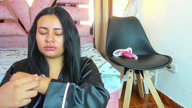 Snapshot of SamaelAndLilitt chatting on October 19, 2025, 12:19 pm SamaelAndLilitt online show from October 19, 2025, 12:19 pm