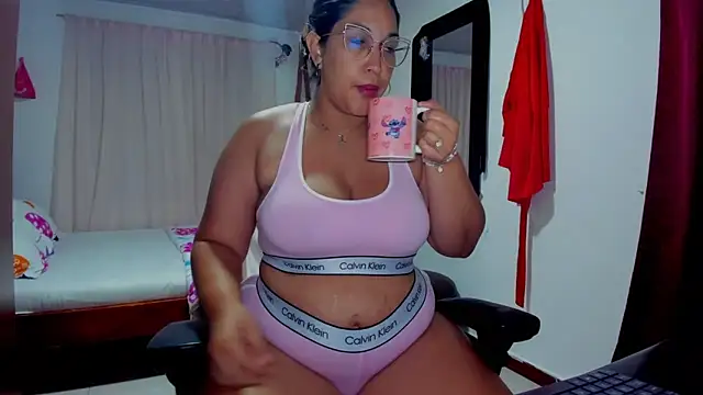 Ivy horse  online show from November 15, 2025, 4:05 am