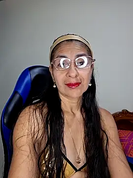 Snapshot of Natasha_50 chatting on February 11, 2026, 1:05 am Natasha 50 online show from February 11, 2026, 1:05 am