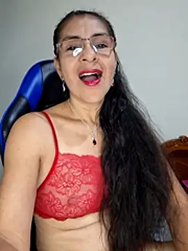 Snapshot of Natasha_50 chatting on February 5, 2026, 1:01 am Natasha 50 online show from February 5, 2026, 1:01 am