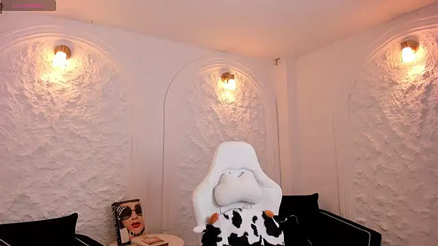 LiamCarterX online show from April 8, 2026, 12:17 pm