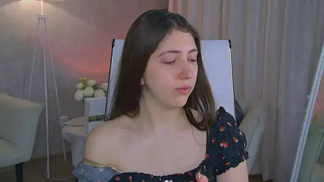 Snapshot of Mary_Miiller chatting on February 1, 2026, 6:44 am Mary Miiller online show from February 1, 2026, 6:44 am