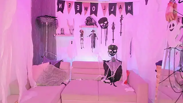 anuskah online show from October 30, 2025, 7:44 pm