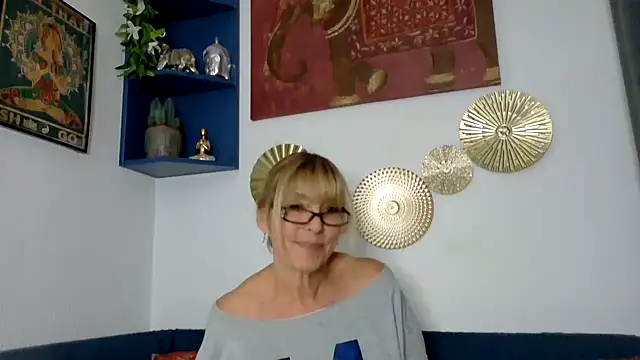 ClassyNAWTYBritMILF online show from January 13, 2026, 9:41 pm