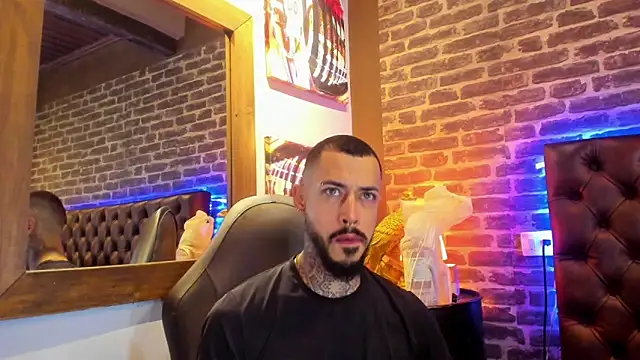 VinzenzRizzo online show from November 25, 2025, 4:24 am