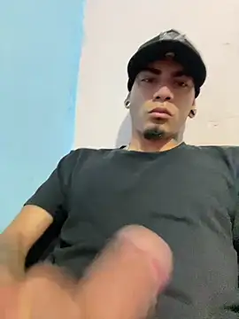 Ricardo2334 online show from February 25, 2026, 2:39 pm