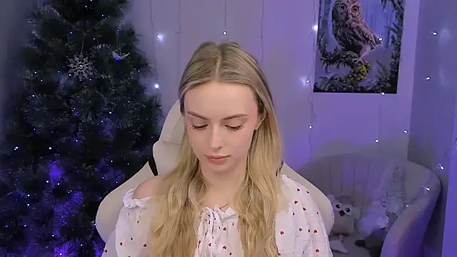 Snapshot of JuliaBrewwer chatting on January 13, 2026, 2:54 pm JuliaBrewwer online show from January 13, 2026, 2:54 pm