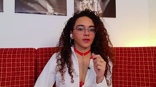 Snapshot of Taylor_Tina chatting on February 11, 2026, 9:58 pm Taylor Tina online show from February 11, 2026, 9:58 pm