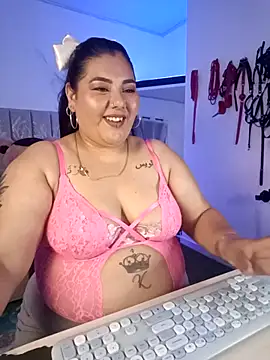 AndreaKinky online show from November 18, 2025, 8:28 am