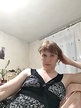 Flower2931 online show from April 2, 2026, 7:20 pm