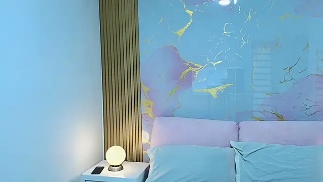 MayaBaker online show from September 15, 2025, 7:47 pm