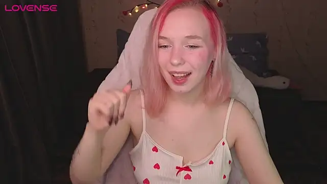 Snapshot of NaomiYoru chatting on May 16, 2026, 8:41 pm NaomiYoru online show from May 16, 2026, 8:41 pm