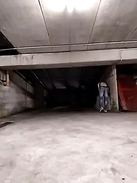 KalendaXL online show from April 13, 2026, 9:30 pm