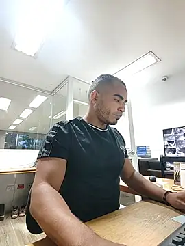 Snapshot of SanChacal5694 chatting on November 20, 2025, 10:31 pm SanChacal5694 online show from November 20, 2025, 10:31 pm