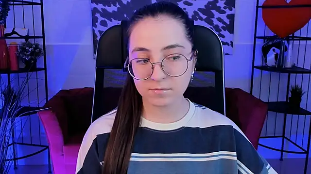 VirtuallVoyant online show from September 25, 2025, 4:29 am