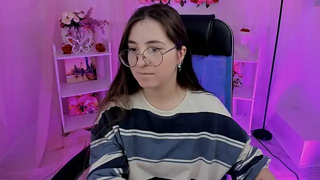 VirtuallVoyant online show from September 26, 2025, 5:14 am