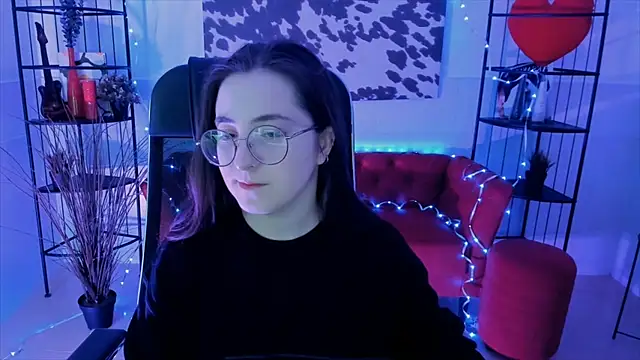 VirtuallVoyant online show from September 16, 2025, 5:08 am