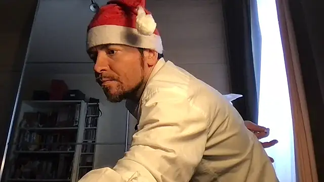 Snapshot of MaxxAsstEuff chatting on January 15, 2026, 9:23 am MaxxAsstEuff online show from January 15, 2026, 9:23 am