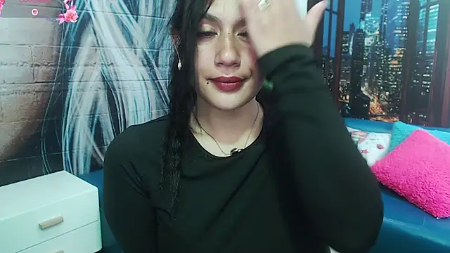gigi gilt  online show from July 28, 2026, 6:20 pm