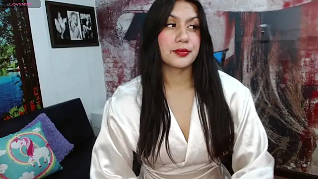 gigi gilt  online show from March 13, 2026, 4:50 am