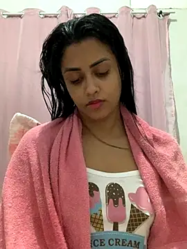 afroditii online show from December 3, 2025, 12:33 am