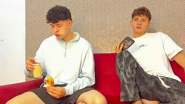 willy sexxx18 online show from February 11, 2026, 1:55 pm