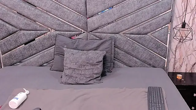 SASHA BROWNIE   online show from April 9, 2026, 7:42 pm