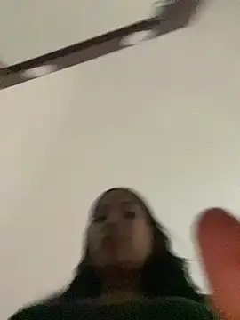 MarianaaSantos online show from April 1, 2026, 5:20 am