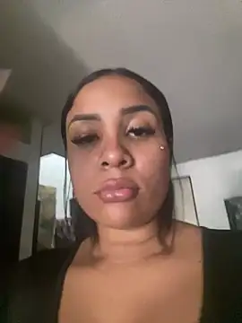 Snapshot of MarianaaSantos chatting on July 29, 2026, 7:13 pm MarianaaSantos online show from July 29, 2026, 7:13 pm