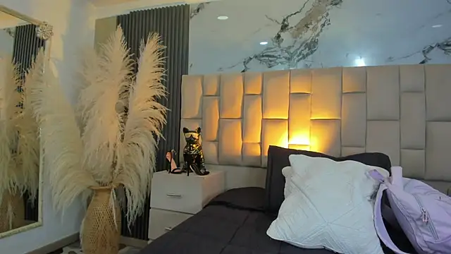 cloesummerr  online show from March 21, 2026, 12:31 pm