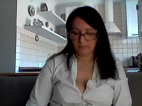 Elena48324 online show from May 24, 2026, 10:48 am