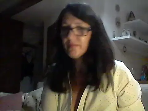 Snapshot of Elena48324 chatting on September 20, 2025, 4:56 pm Elena48324 online show from September 20, 2025, 4:56 pm