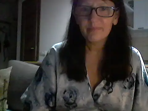 Snapshot of Elena48324 chatting on September 20, 2025, 4:50 am Elena48324 online show from September 20, 2025, 4:50 am