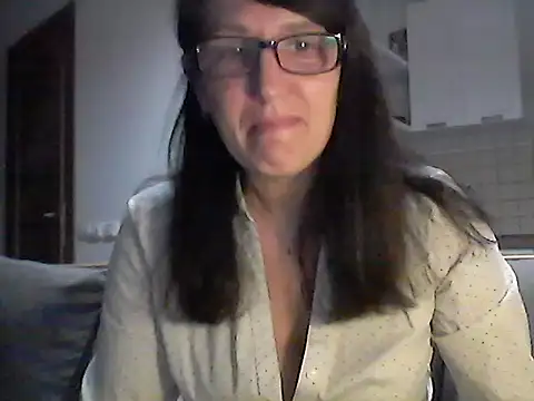 Elena48324 online show from May 20, 2026, 6:05 pm