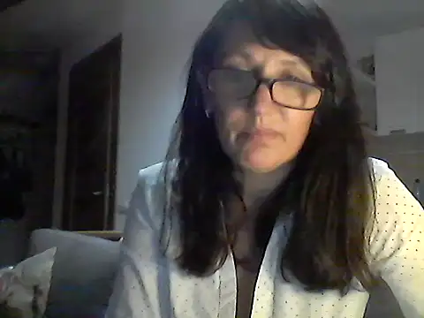 Snapshot of Elena48324 chatting on September 29, 2025, 5:18 pm Elena48324 online show from September 29, 2025, 5:18 pm