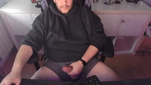 axelsito2 online show from October 10, 2025, 12:39 pm