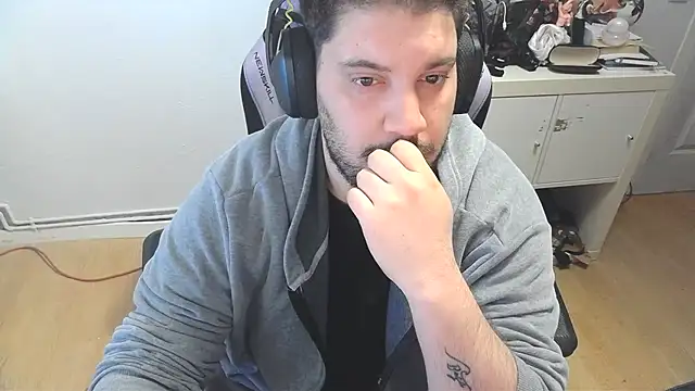 axelsito2 online show from April 4, 2026, 4:30 am