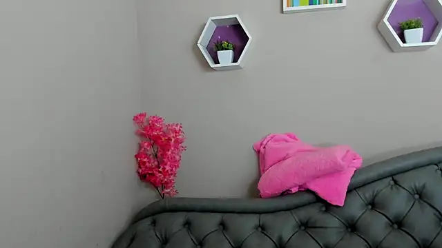 Dafne Mel online show from September 9, 2025, 12:25 pm