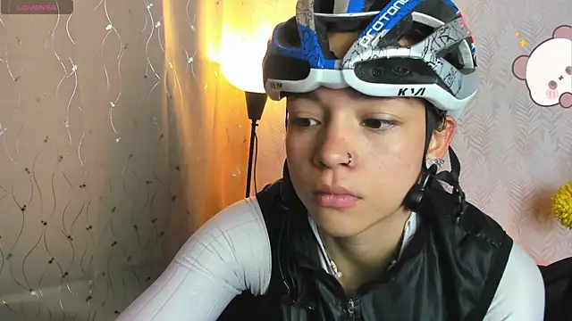 Snapshot of Dafne_Mel chatting on May 28, 2026, 3:51 pm Dafne Mel online show from May 28, 2026, 3:51 pm