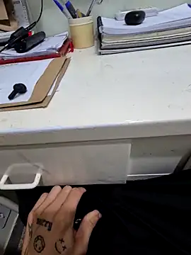 Snapshot of Saraiva2002 chatting on December 19, 2025, 2:30 pm Saraiva2002 online show from December 19, 2025, 2:30 pm