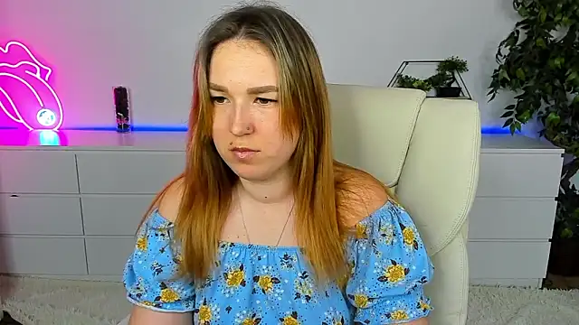 Snapshot of Sofii_darling chatting on February 6, 2026, 6:04 pm Sofii darling online show from February 6, 2026, 6:04 pm